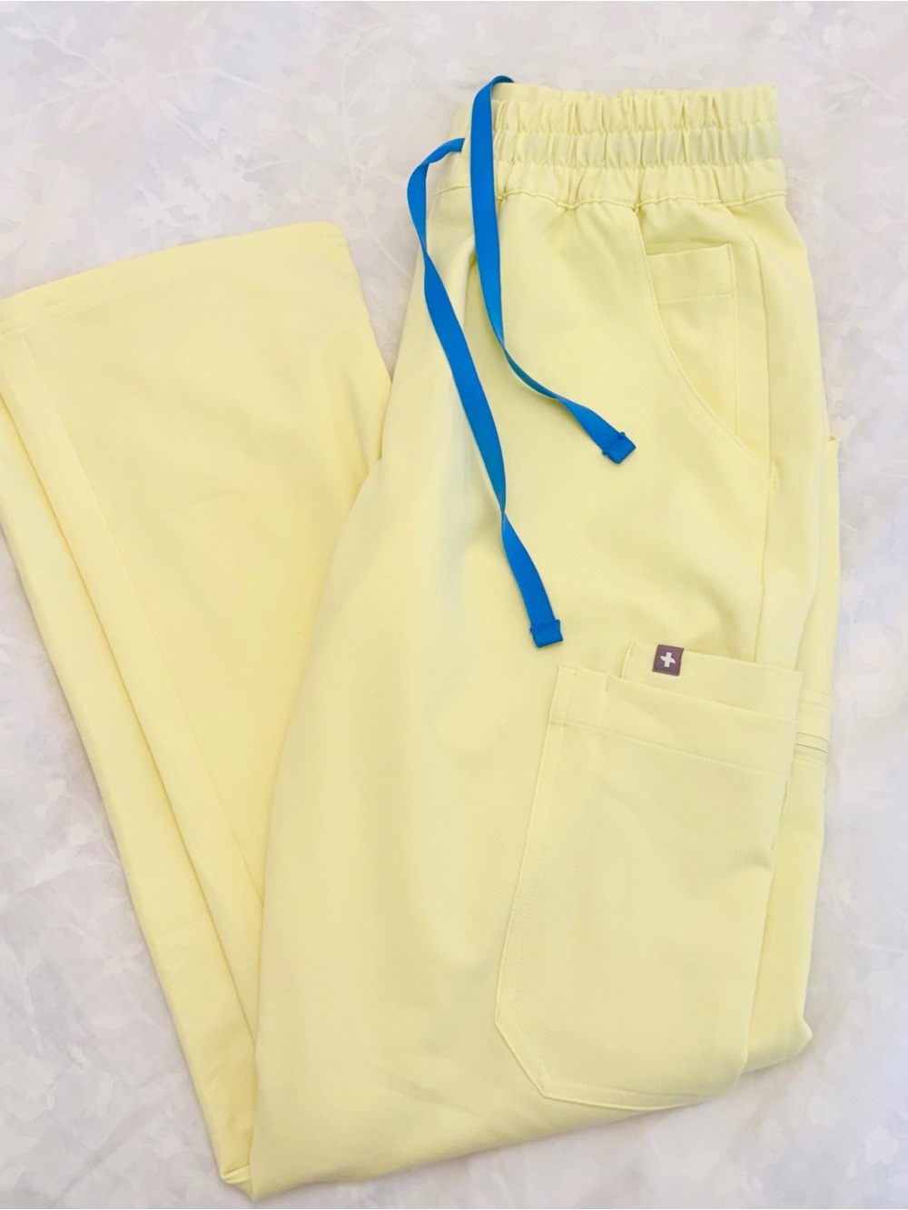 Figs Scrub Pants Dowa High Waist in Yellow with Blue Drawstring